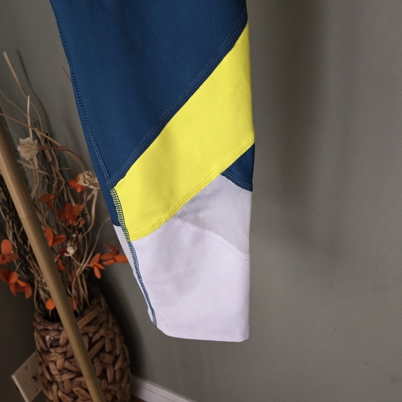 Layers Leggings sz Medium - Picture 2 of 5